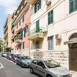 Eva Luxury Two Bedrooms Apartment & Bacvice Beach