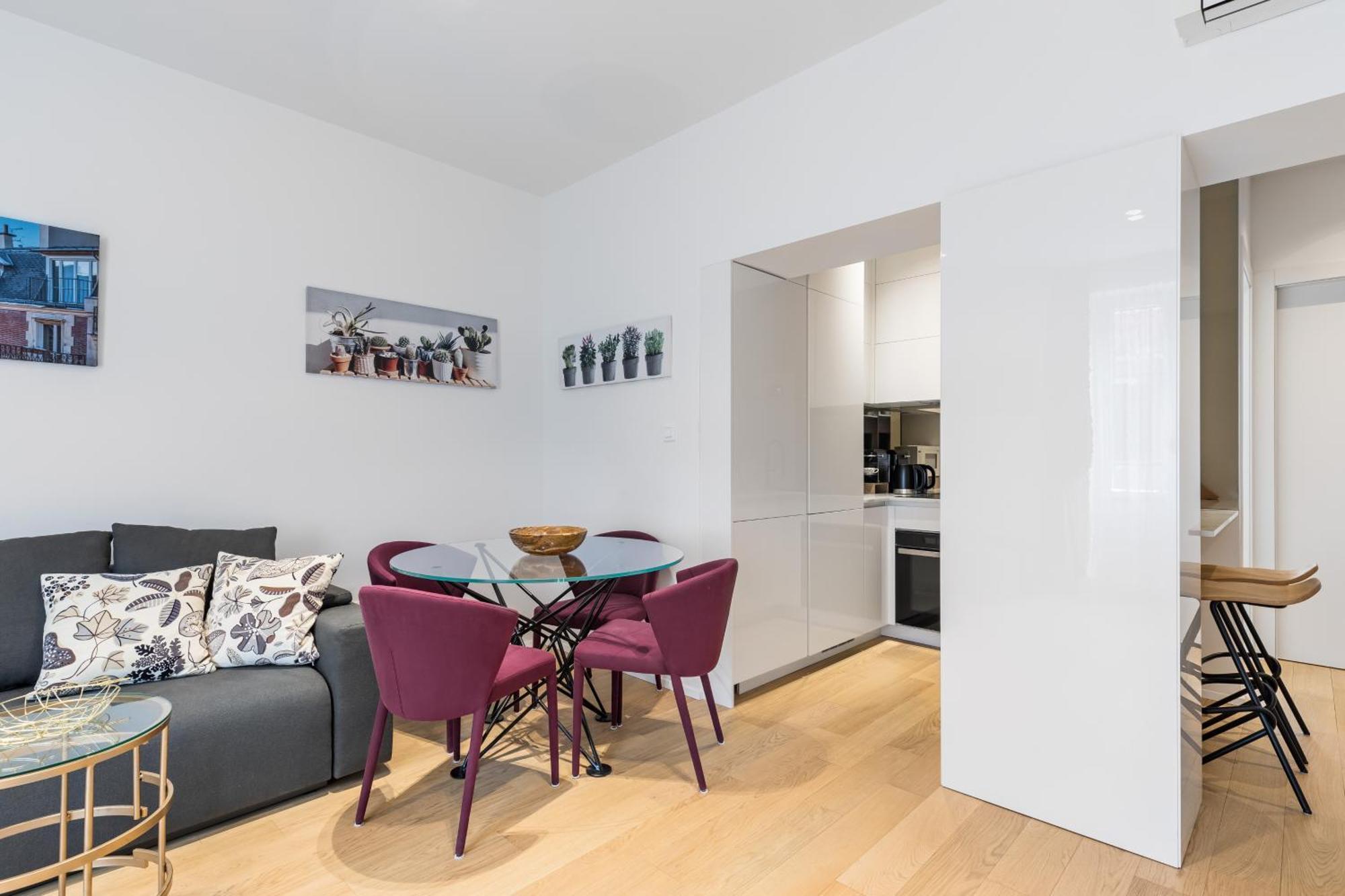 Eva Luxury Two Bedrooms & Bacvice Apartament *