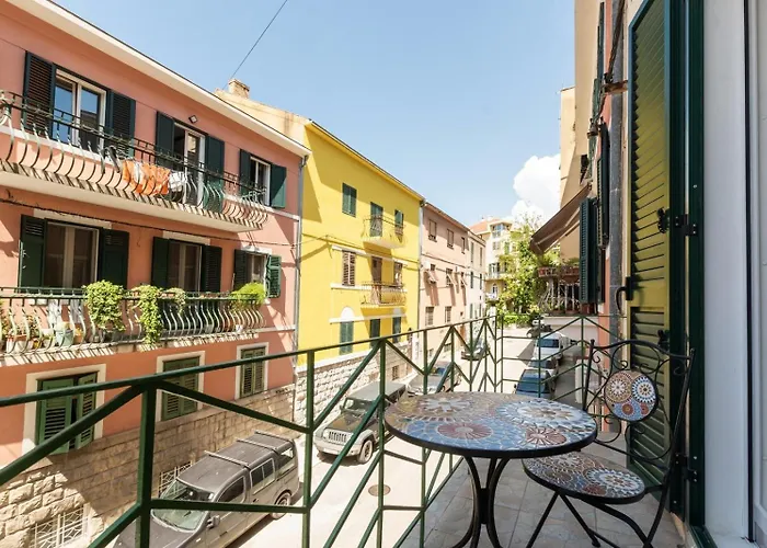 Eva Luxury Two Bedrooms Apartment & Bacvice Beach